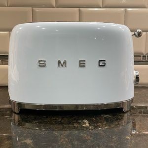 NEW smeg pastel blue Retro-Style 2 slice toaster